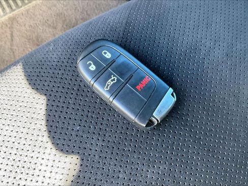 Used 2016 Dodge Challenger R/T Scat Pack RWD image 18