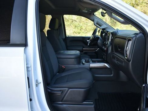 Used 2021 Chevrolet Silverado 1500 RST w/ Convenience Package II AWD/4WD image 17