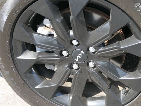 Used 2024 Kia Carnival SX Prestige FWD image 11