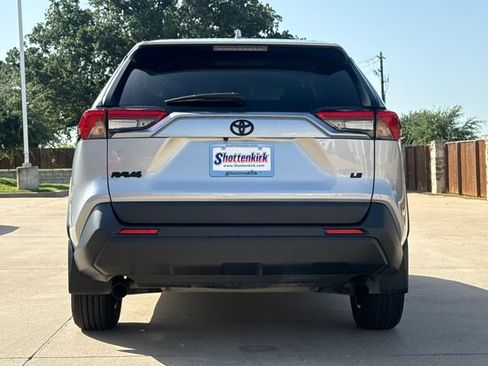 Used 2024 Toyota RAV4 LE FWD image 7