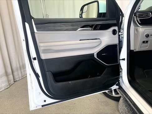 Used 2022 Jeep Wagoneer Series II w/ Premium Group I RWD image 21