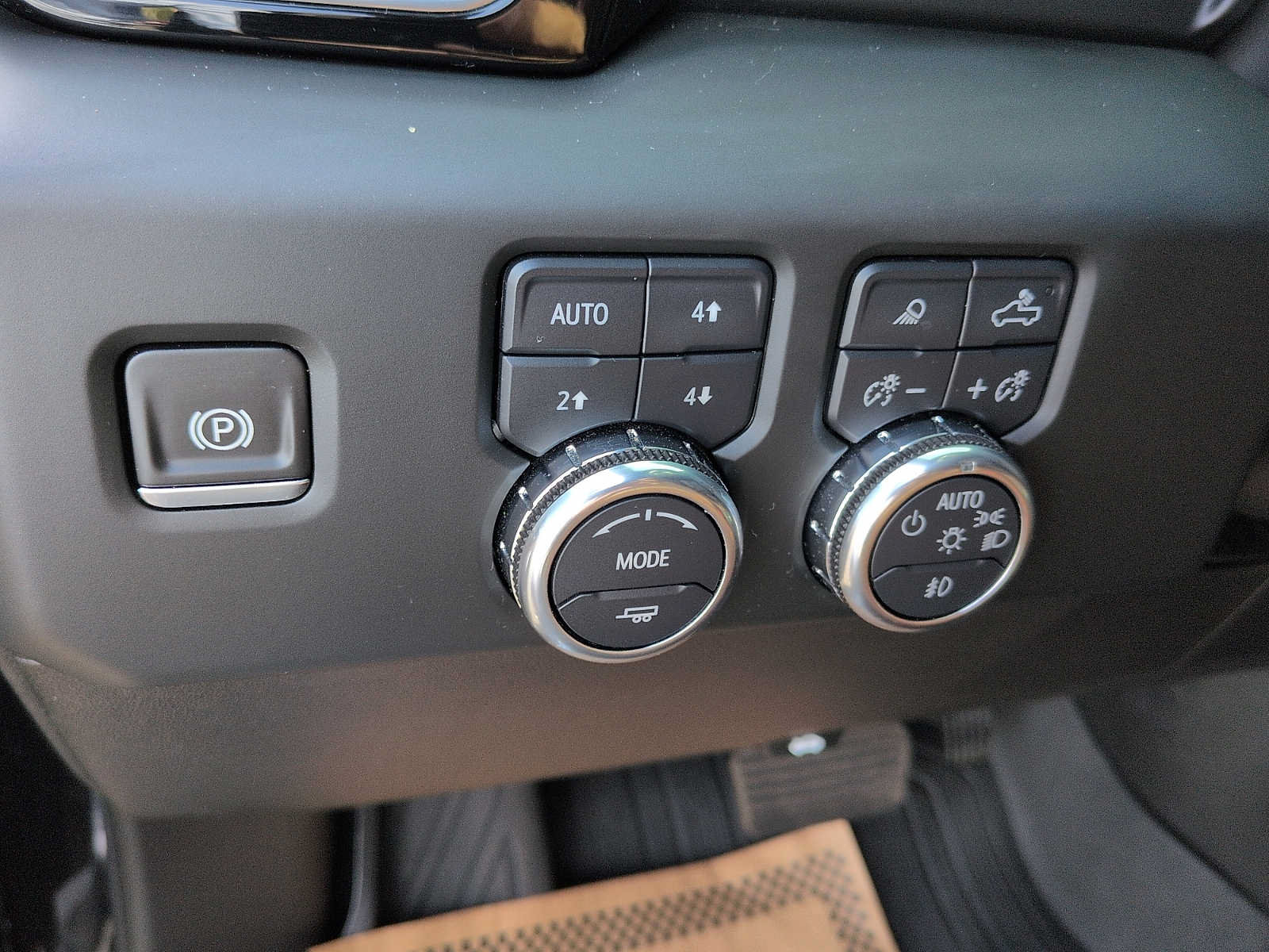 Used 2024 GMC Sierra 1500 Denali Ultimate AWD/4WD image 17