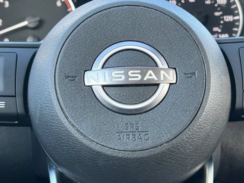Used 2024 Nissan Rogue SV FWD image 5