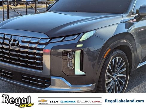 Used 2023 Hyundai Palisade Calligraphy image 6