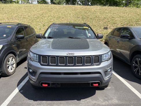Used 2021 Jeep Compass Trailhawk AWD/4WD image 2