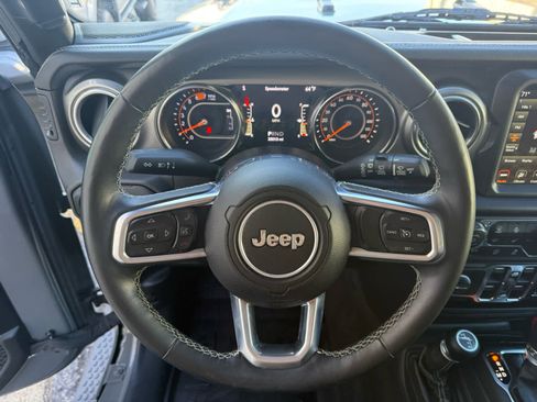 Used 2020 Jeep Wrangler Unlimited Sahara image 2