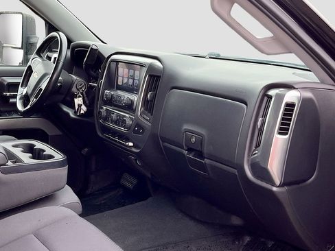 Used 2018 Chevrolet Silverado 1500 LT w/ All Star Edition AWD/4WD image 28