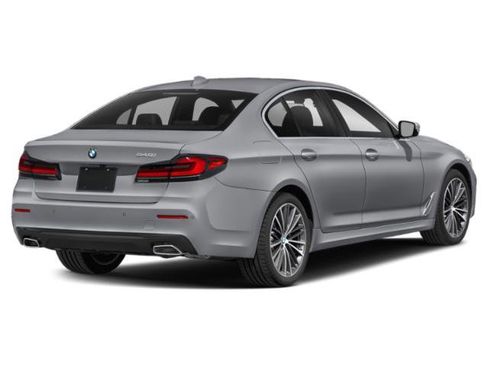 Used 2021 BMW 540i w/ Executive Package image 2