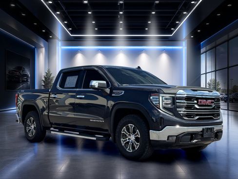 Used 2022 GMC Sierra 1500 SLT w/ X31 Off-Road Package AWD/4WD image 2