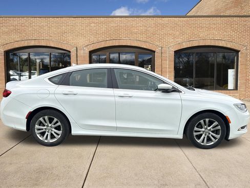Used 2015 Chrysler 200 Limited w/ Convenience Group FWD image 2