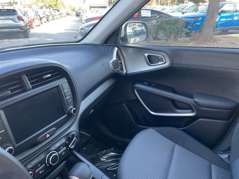 Used 2025 Kia Soul LX w/ LX Technology Package image 31