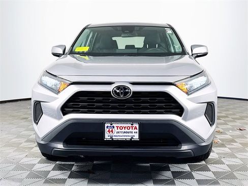 Certified 2022 Toyota RAV4 LE image 9