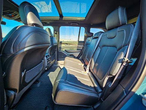 New 2026 Jeep Grand Cherokee Limited w/ Limited Altitude Package AWD/4WD image 36