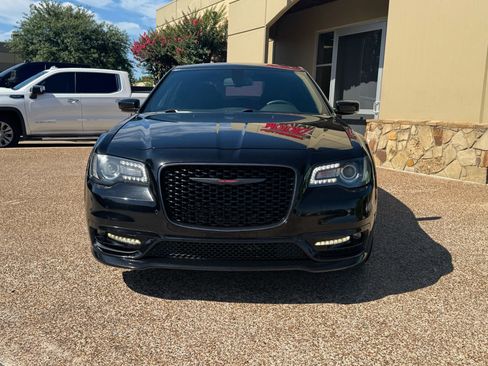 Used 2022 Chrysler 300 S w/ Comfort Group RWD image 5