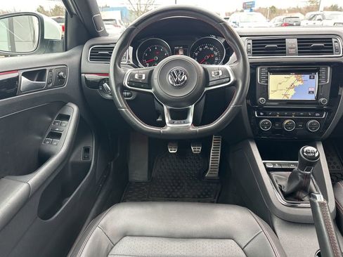 Used 2017 Volkswagen Jetta GLI FWD image 20