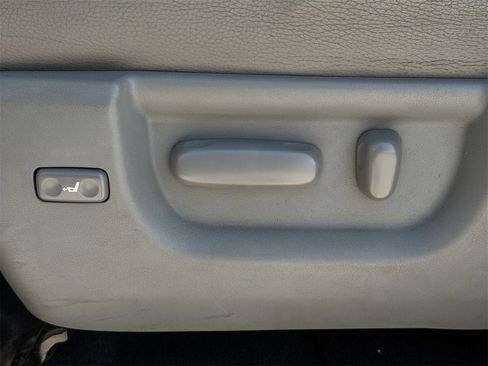 Used 2013 Toyota Tundra Limited image 24