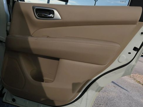 Used 2018 Nissan Pathfinder Platinum image 49