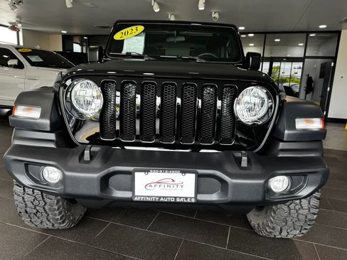 Used 2023 Jeep Wrangler Sport AWD/4WD image 8