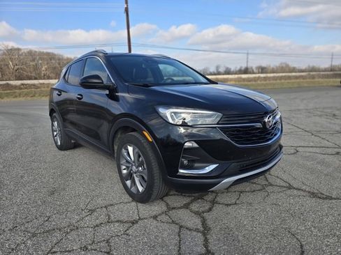 Used 2023 Buick Encore GX Essence w/ Experience Buick Package image 3