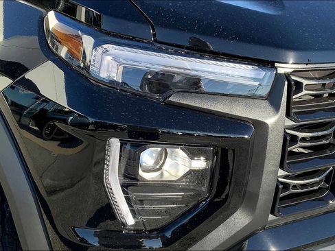 Used 2025 GMC Canyon Elevation w/ Convenience Package image 13