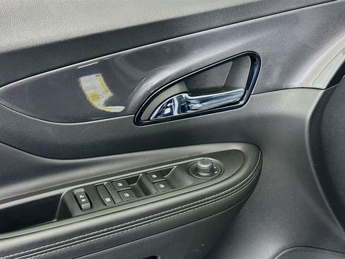Used 2022 Buick Encore Preferred AWD/4WD image 15