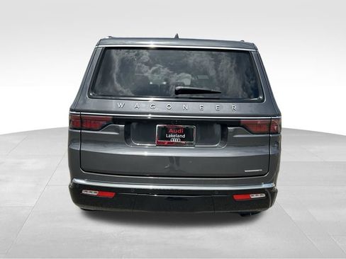 Used 2024 Jeep Wagoneer Series III AWD/4WD image 4