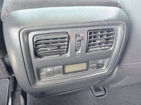 Used 2014 Nissan Pathfinder SV AWD/4WD image 21