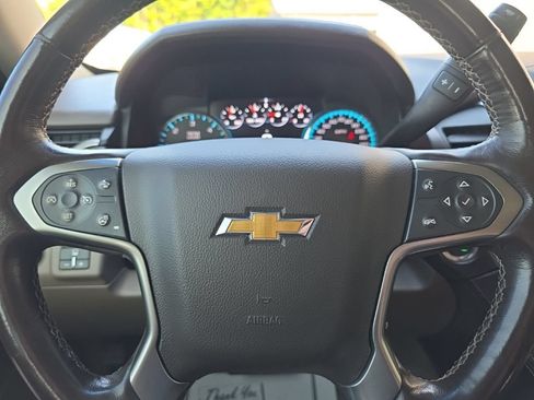 Used 2019 Chevrolet Suburban Premier AWD/4WD image 15