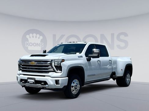 New 2026 Chevrolet Silverado 3500 High Country w/ High Country Premium Package AWD/4WD image 1