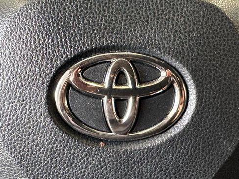 Used 2023 Toyota RAV4 LE AWD/4WD image 21