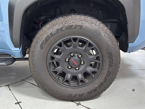 Certified 2025 Toyota 4Runner TRD Off-Road Premium image 23