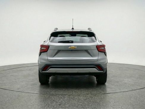Used 2025 Chevrolet Trax LT image 7