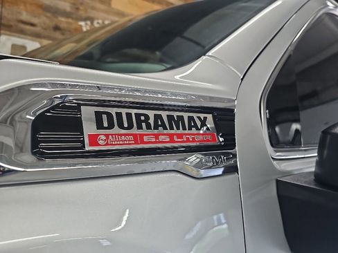 Used 2021 GMC Sierra 2500 Denali w/ Denali Ultimate Package AWD/4WD image 8