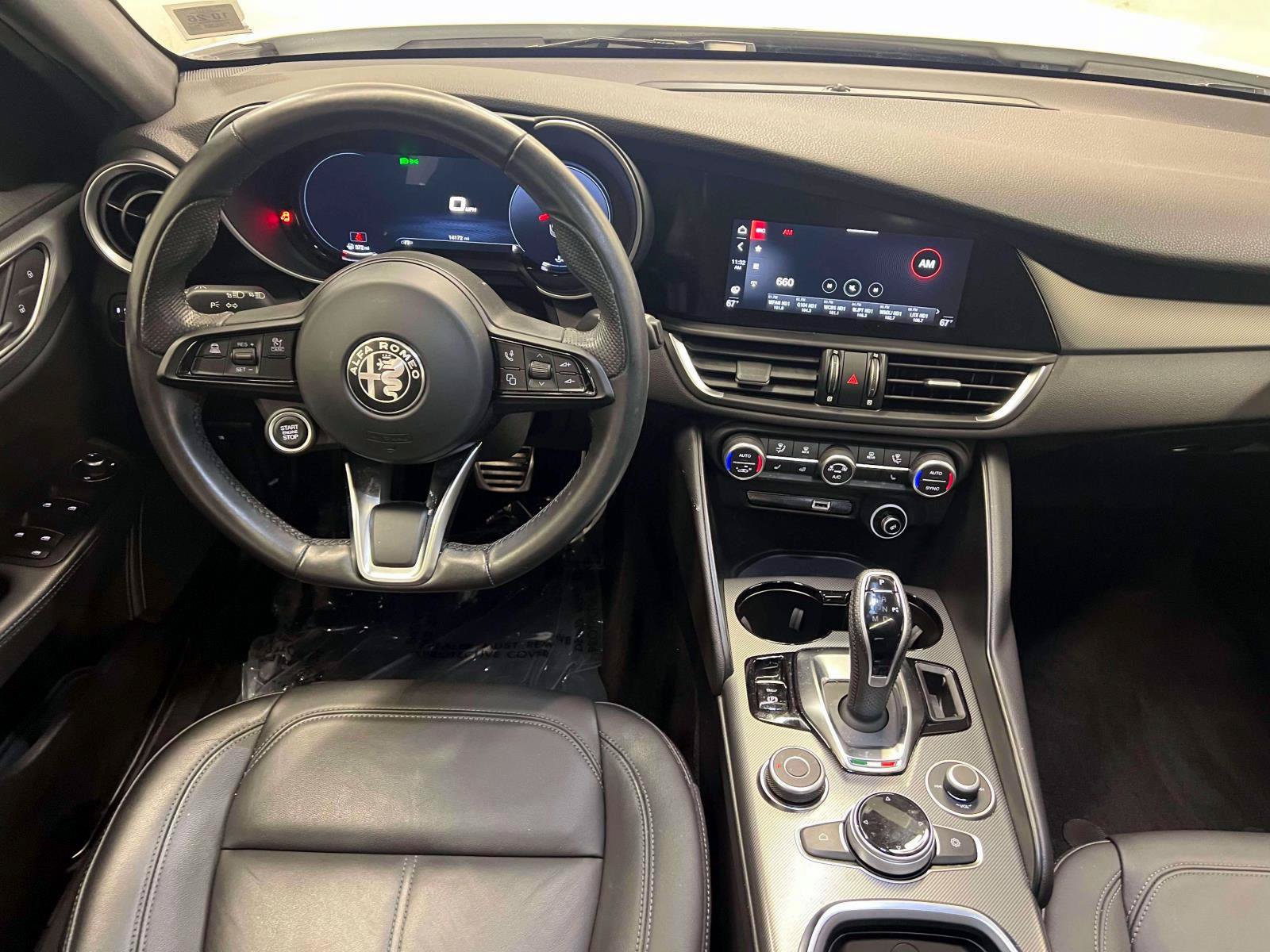 Used 2024 Alfa Romeo Giulia Ti AWD/4WD image 2