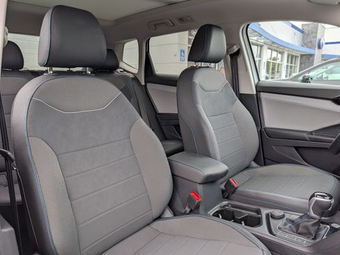 Used 2024 Volkswagen Taos SE AWD/4WD image 31