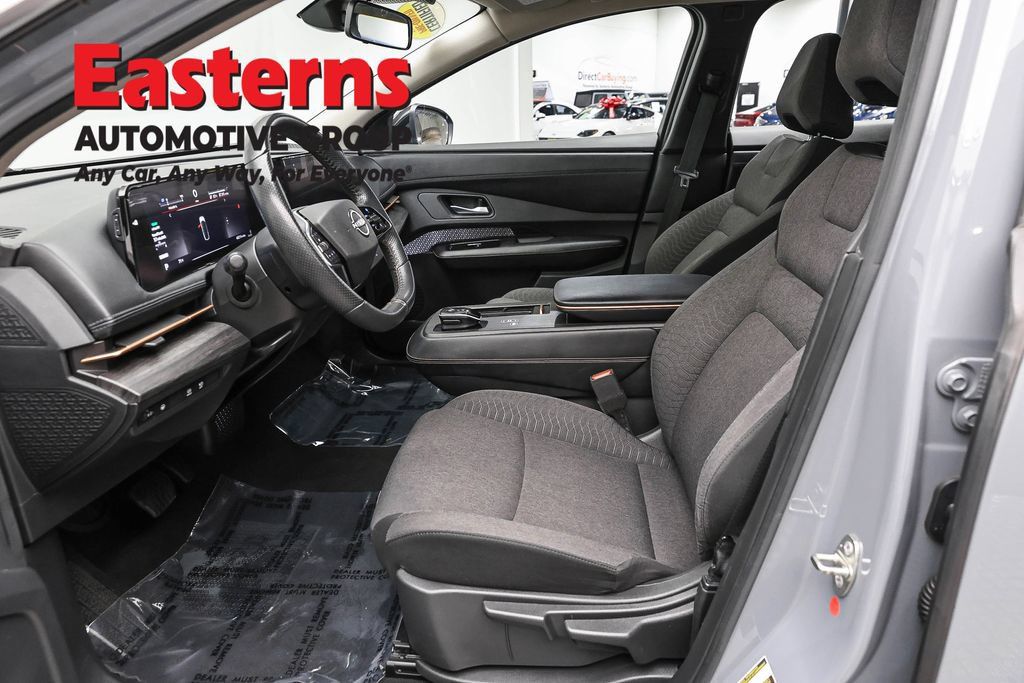 Used 2023 Nissan Ariya FWD image 15