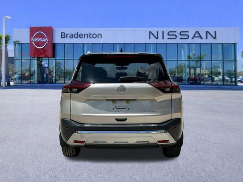 Used 2022 Nissan Rogue Platinum w/ Head-Up Display Package image 6