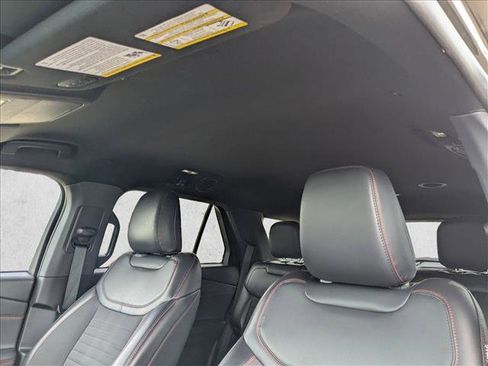 Used 2025 Ford Explorer ST-Line image 18