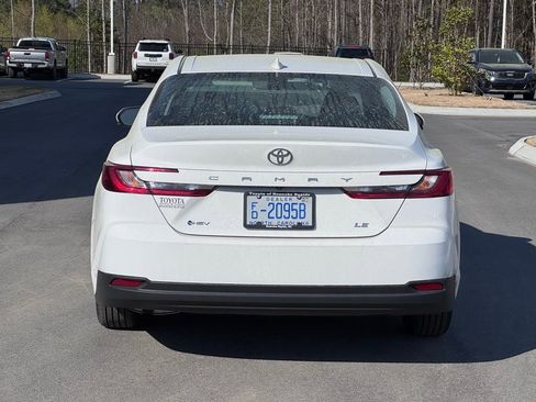 Used 2025 Toyota Camry LE w/ Convenience Package image 11