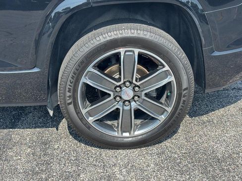 Used 2019 GMC Acadia Denali w/ Technology Package AWD/4WD image 9