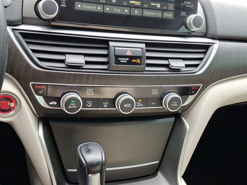 Used 2019 Honda Accord EX-L image 18