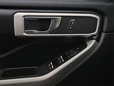 Used 2022 Ford Explorer XLT w/ Equipment Group 202A image 22