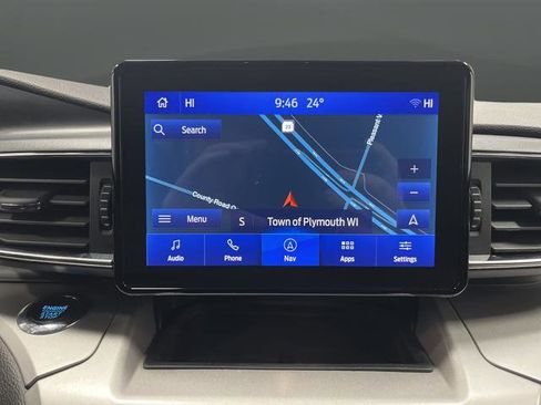 Used 2023 Ford Explorer XLT AWD/4WD image 10