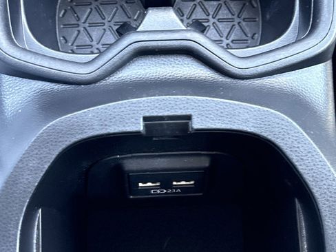 Used 2021 Toyota RAV4 XLE FWD image 27