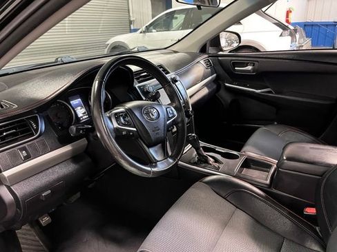 Used 2017 Toyota Camry SE FWD image 22