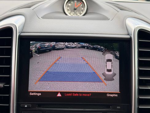 Used 2018 Porsche Cayenne AWD/4WD image 23