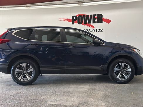Used 2017 Honda CR-V LX image 2