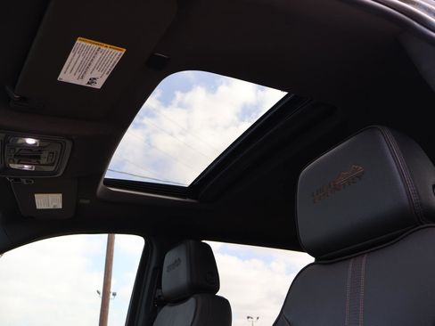 Used 2024 Chevrolet Silverado 2500 High Country w/ High Country Premium Package image 17