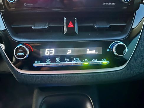 Used 2022 Toyota Corolla LE FWD image 17