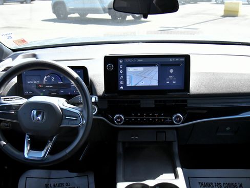 Used 2024 Honda Prologue EX image 39